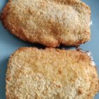 Pit de pollastre arrebossat amb formatge i sobrassada