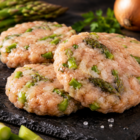Hamburguesa de pollastre amb espàrrecs verds i ceba